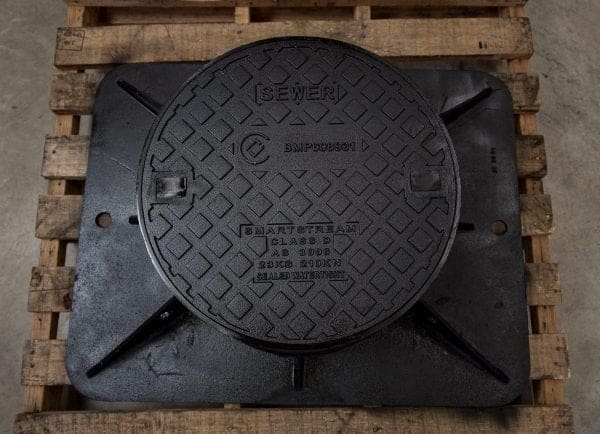 Class D Cast Iron trafficable maintenance shaft covers